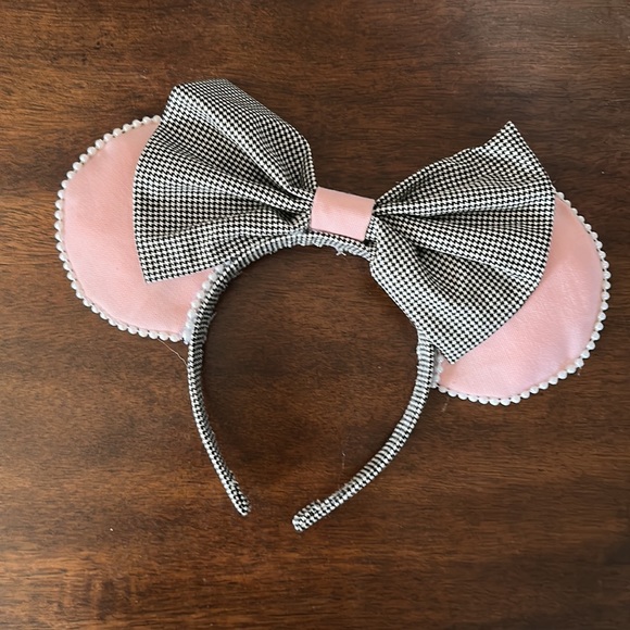 Houndstooth, pink and pearls custom ears - Picture 2 of 2